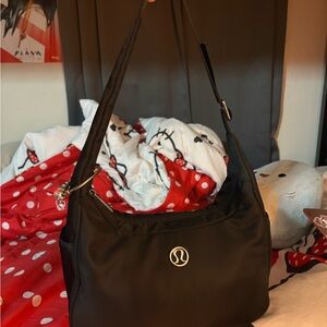Lululemon Athletica Black Shoulder Bag with Sleek Design